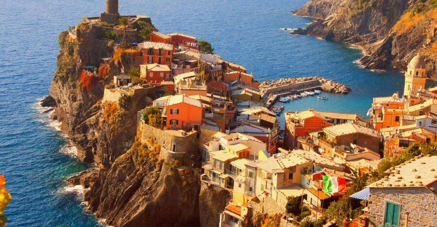La Spezia: Cinque Terre Guided Hiking Tour - Corniglia: the village over the water, reached by a descent