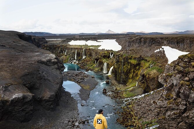 Landmannalaugar Hike & the Valley of Tears from RVK & Selfoss - The geothermal hot springs: swimsuit, towel, and the no-changing-room reality