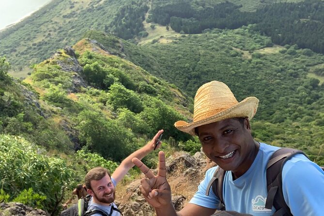 Le Morne Mountain: Guided Hike With Our Professional Local Guides - Guides that make the difference when the climb turns steep