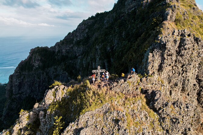 Le Morne Mountain Sunrise Hike & Climb - Guides, group size, and how safety is handled on steep sections