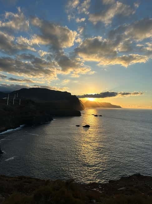 Madeira: Hike Transfer to Ponta de São Lourenço (PR8) - PR8 hiking route details: 6 km total, rocky sections, and the wind factor