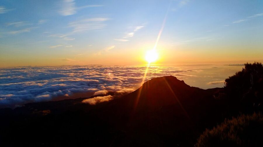 Madeira: Pico Ruivo Guided Sunrise Hike with Hotel Pickup - Walking in the Dark: Head Torch, Constellations, and Milky Way Time