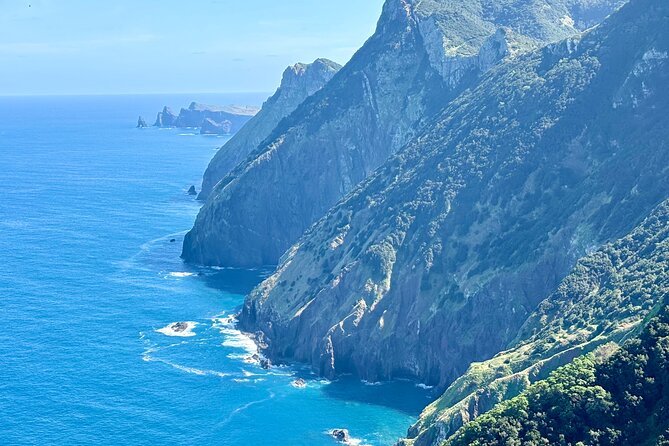 Madeira Stairway to Heaven to Larano Hike Mountain to Sea - Vereda do Larano: the sea behind you and the cliffs in front of you