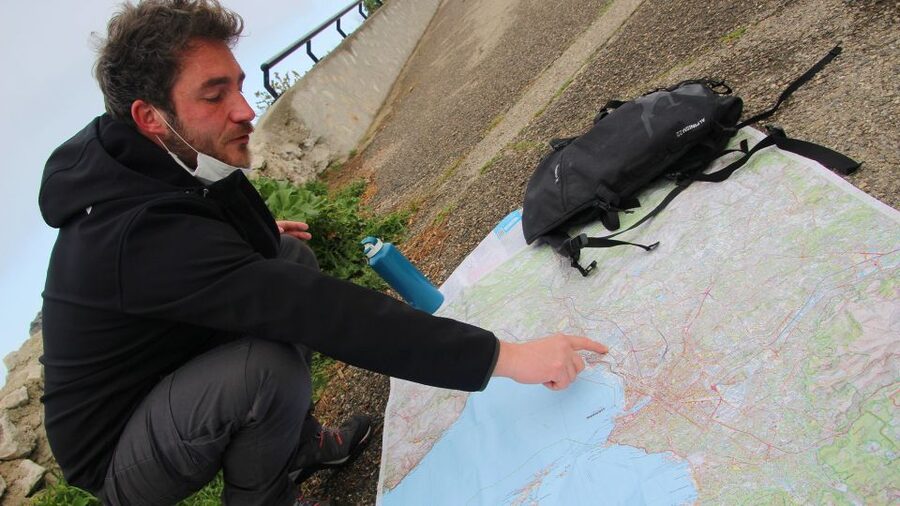 Marseille: Urban Hiking Tour with a Local Guide - Getting your bearings fast on Marseille’s best walking line