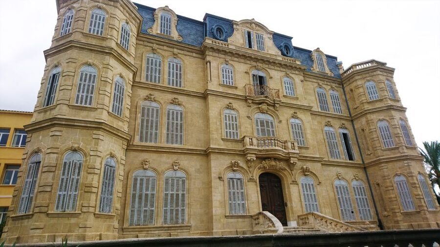 Marseille: Urban Hiking Tour with a Local Guide - The secret stop and the long build-up to the basilica