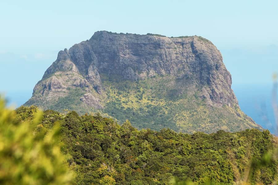 Mauritius: Le Morne Mountain Guided Sunrise Hike and Climb - Le Morne Brabant sunrise: the view is the main event