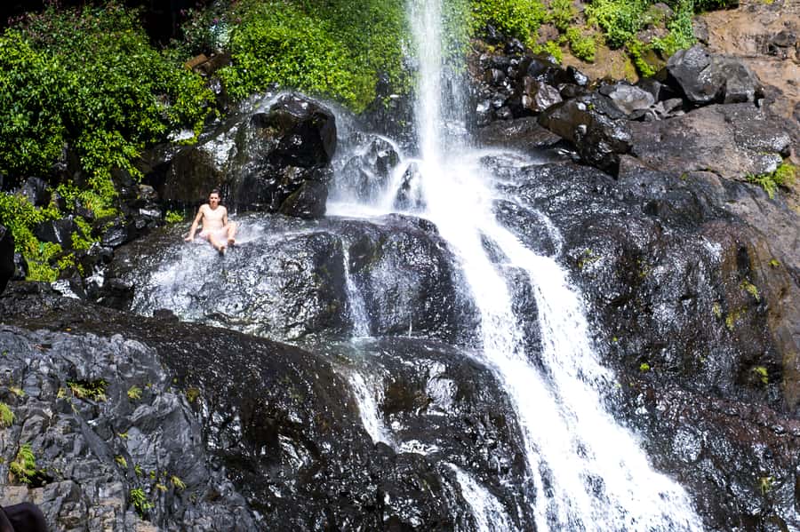 Mauritius: The Iconic Waterfalls hike + Mauritian picnic - The Mauritian picnic: rotis, fruit, and a calmer pace