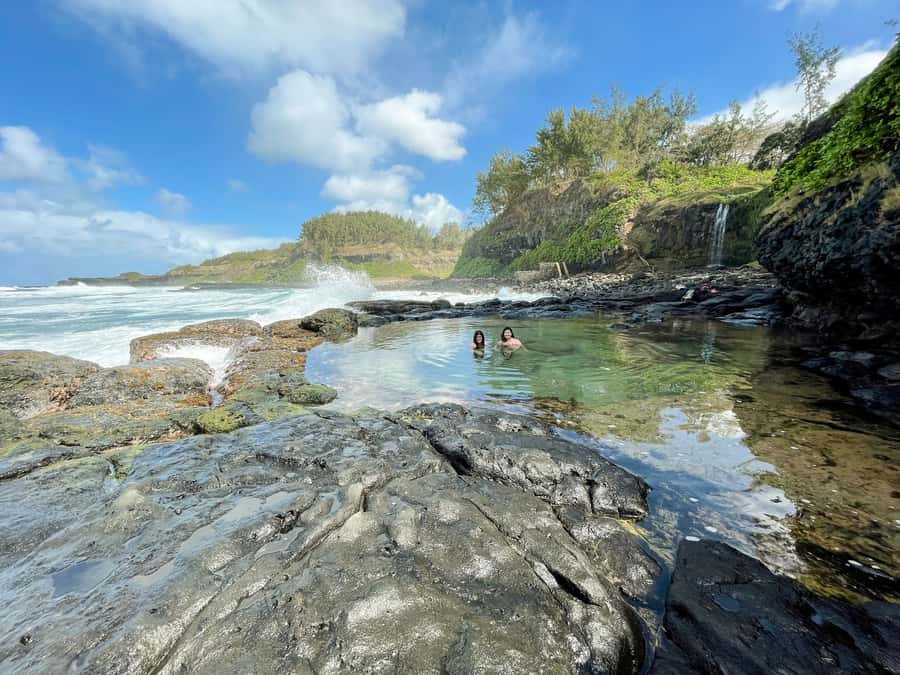 Mauritius: The Wild South Hiking Tour with a Guide - Stop 1: Bain des Négresses Waterfall and the first taste of the wild coast