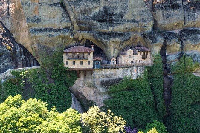 Meteora: Hiking Tour with Local Guide and Monastery Visit - Monastery of St. Nicholas Anapavsa: a quick start with big context