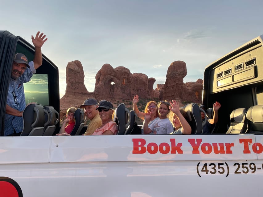 Moab: Arches National Park Sightseeing Tour - Start at Moab Tourism Center and let someone else do the driving