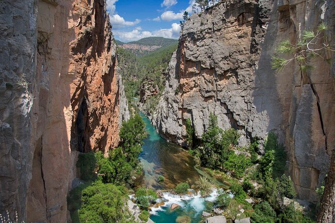 Montanejos Hiking Tour & Thermal Pools from Valencia - Viewpoints, cave moments, and why guides can change your day