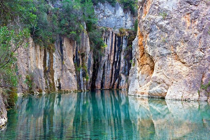 Montanejos Hiking Tour & Thermal Pools from Valencia - Stop 2: Fuentes de los Baños thermal pools and the real temperature question