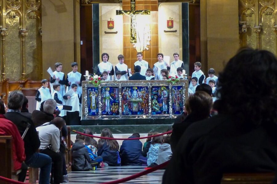 Montserrat: 6-Hour Tour with a Choice of 3 Levels of Hiking - Montserrat Monastery: a short visit that still feels meaningful