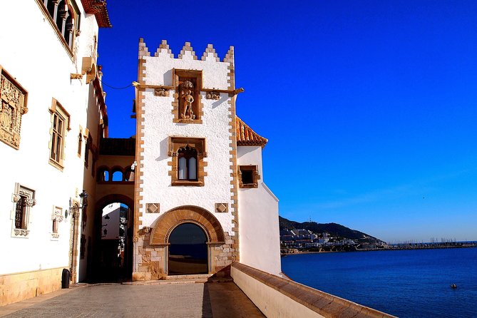 Montserrat Monastery with Easy Hike & Sitges Tour from Barcelona - Comfort checklist: what to bring for Montserrat-to-sea success