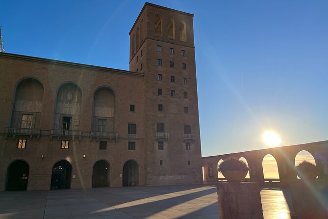Montserrat very early : Hiking, Abbey, very small group - Pickup in Barcelona and That Mountain Van Ride