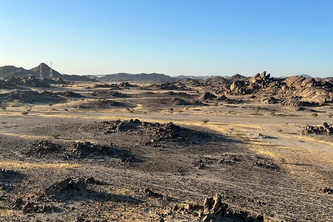 Moon Mountain Hike from Jeddah City - The 4x4 ride to Moon Valley: why sandy and rocky terrain changes everything