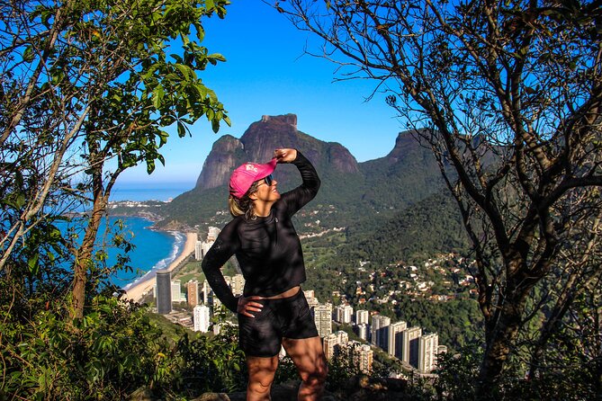 Morro Dois Irmãos Hikking + Vidigal Favela Tour - Morro Dois Irmãos hike: 533m altitude and a climb you can pace