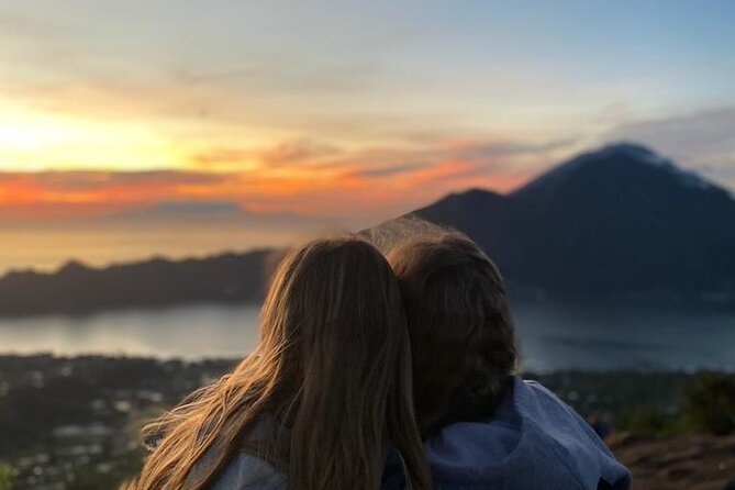 Mount Batur Sunrise Hike, Breakfast & Hot Spring - Summit Timing: Watching Sunrise and Getting Help for Photos