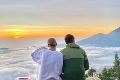 Mount Batur Sunrise Hike, Breakfast & Hot Spring - Hotel Pickup, Flashlight Gear, and the Trek in Darkness