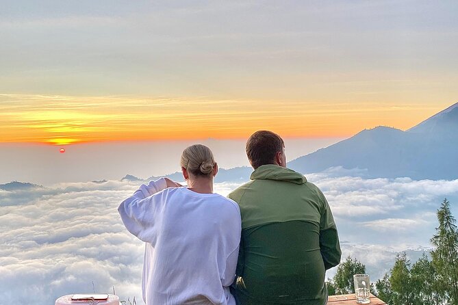 Mount Batur Sunrise Hike, Breakfast & Hot Spring - Hotel Pickup, Flashlight Gear, and the Trek in Darkness