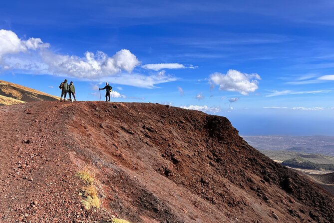 Mount Etna Adventurous Hiking Tour with Equipment - From Catania to the Valle del Bove: how the day starts