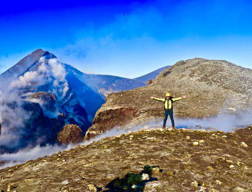 Mount Etna: Central Crater Guided Hike for Advanced Hikers - Piano delle Concazze and the Anfiteatro ski-lift zone: where views come with wind