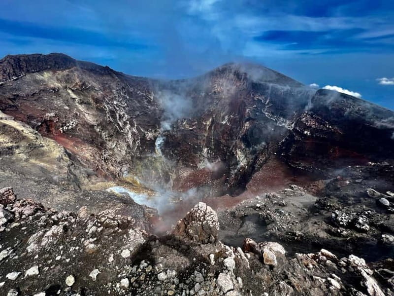 Mount Etna: Summit Trekking Tour - Valle del Bove and Pizzi Deneri: the descent that feels like a different world