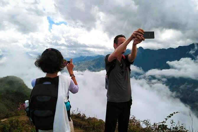 Mountain views & Rice Terraced Fields Hiking – 2D 1N - Overnight in a homestay: dinner, breakfast, and simple comfort