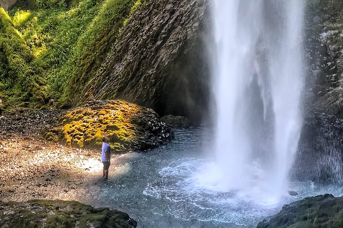 Multnomah Falls and Columbia River Gorge Half-Day Hiking Tour - Stop 4: Bridal Veil Falls State Park and the 1 km walk