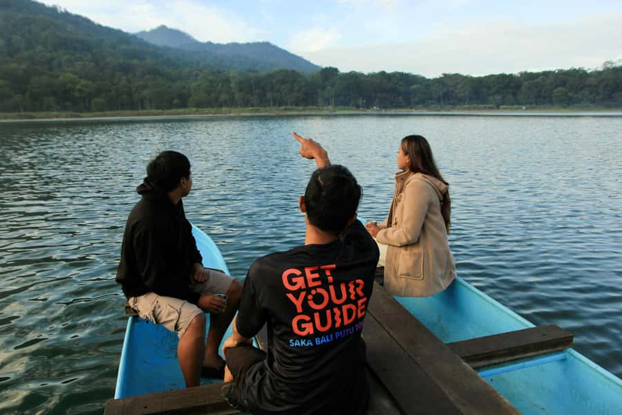 Munduk: Twin Lake Jungle Hike, Ulun Danu Temple, & Waterfall - Rainforest trek around Tamblingan Lake: birds, plants, and a steady pace