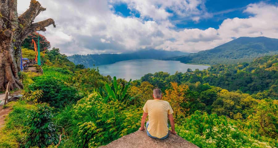 Munduk: Twin Lakes Jungle Hike with Lake Canoe and Waterfall - Key Things That Make This Tour Worth It
