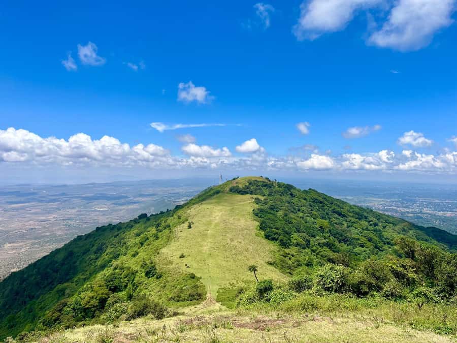 NAIROBI:Ngong Hills Day Hike,Group Tour - The Summit Break: 360° Nairobi Views (and Rift Valley Vistas)