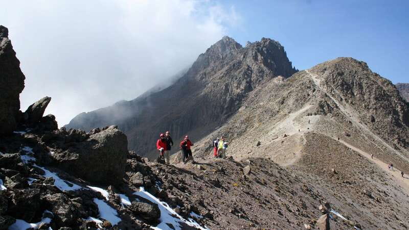 Nevado De Toluca: Reach the Summit with Professionals - Getting to Nevado de Toluca: early pickup from Mercado Michoacán