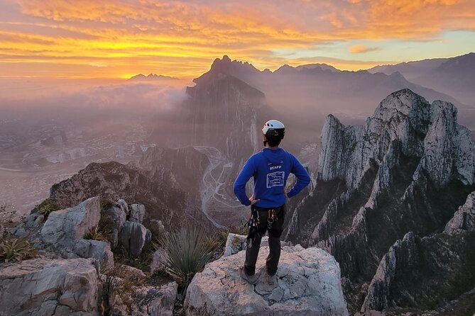 Nido de los Aguiluchos, Monterrey: Hiking + Rock Climbing + 3 Rappels - The full-day rhythm: hike, assisted ridge climbing, then zip line