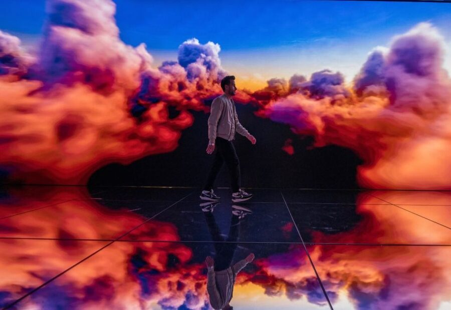 NYC: SUMMIT One Vanderbilt Experience Ticket - SUMMIT AIR on the 91st: mirrors, light, and perspective tricks