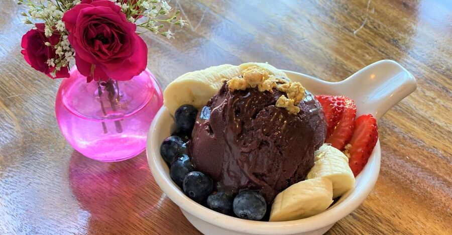 Oahu: Diamond Head Sunrise Hike with Acai Bowl and Malasada - The 30-minute climb: short, scenic, and not totally flat