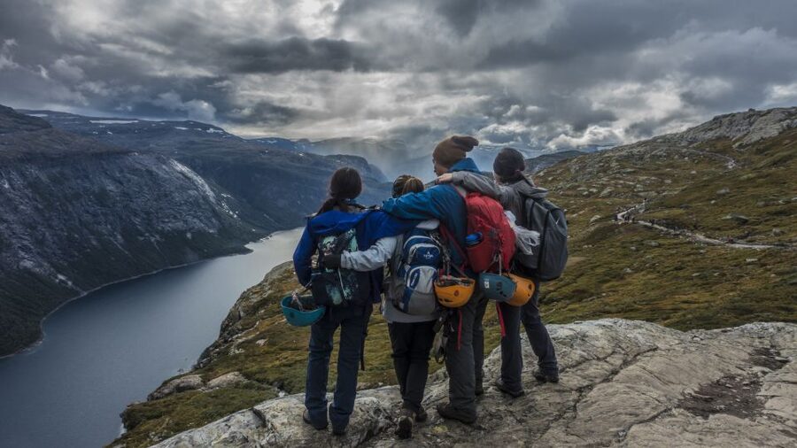Odda: Full-Day Trolltunga Hiking, and Climbing Tour - Endåne viewpoint and the 3-kilometer walk to Trolltunga