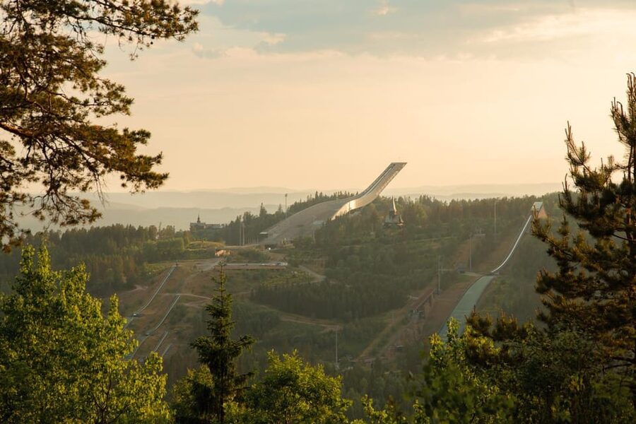 Oslo: Best View of the Oslofjord Hike - Where the hike begins: Backstube Opera and the Frognerseteren line