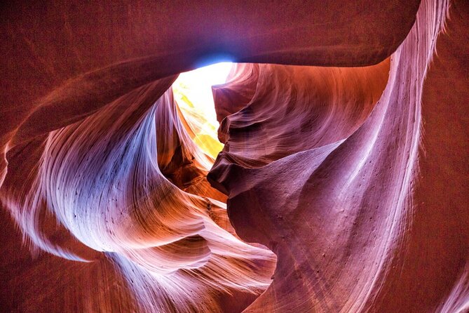 Page: Lower Antelope Canyon Prime Time Entry with Navajo Guide - What to wear (and what to leave behind) in a no-bag canyon