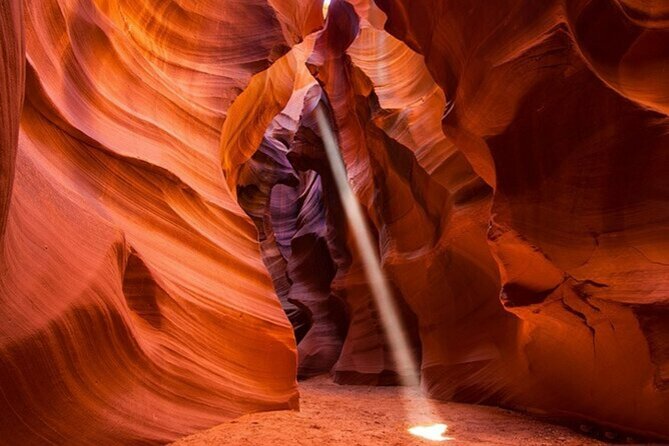 Page: Lower Antelope Canyon Prime Time Entry with Navajo Guide - Why the Navajo guide changes the whole experience