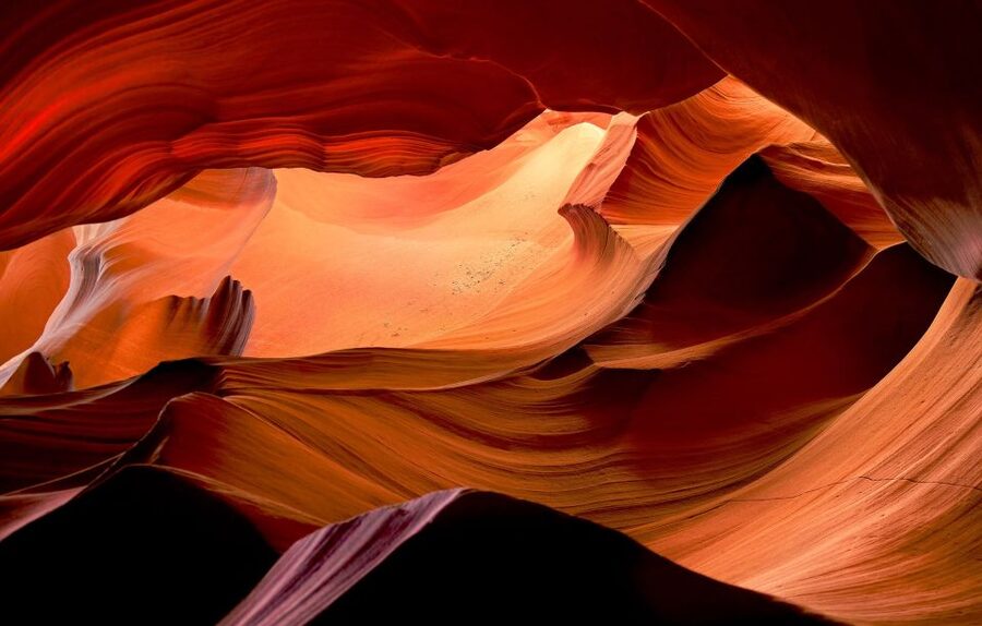 Page: Lower Antelope Canyon Ticket and Guided Hiking Tour - Meeting at Ken’s Tours in Page and managing the walk and stairs