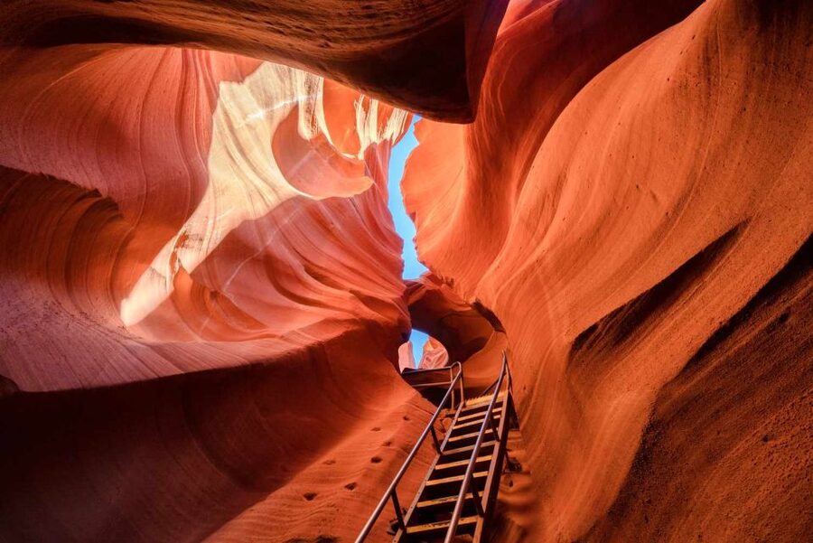 Page: Lower Antelope Canyon Ticket and Guided Hiking Tour - A Navajo guide is more than a “tour voice”