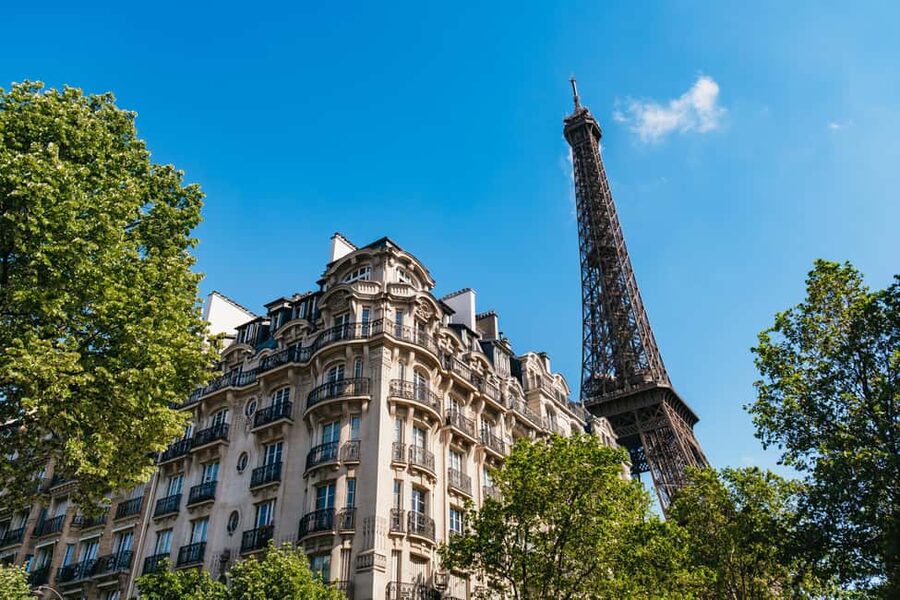 Paris: Eiffel Tower Fully Guided Tour with Summit Option - Who should book this Eiffel Tower tour?