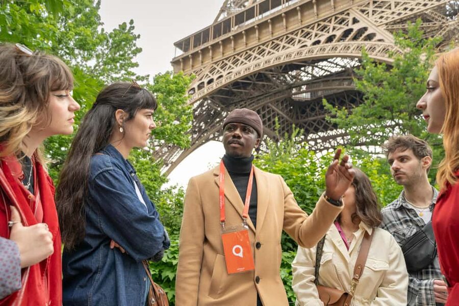 Paris: Eiffel Tower Guided Tour with Summit Access - The guided plan: what happens on the way up