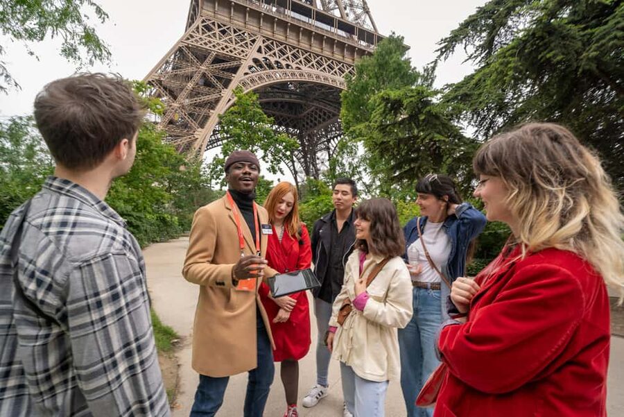 Paris: Eiffel Tower Guided Tour with Summit Access - Who this tour suits best (and who should consider alternatives)
