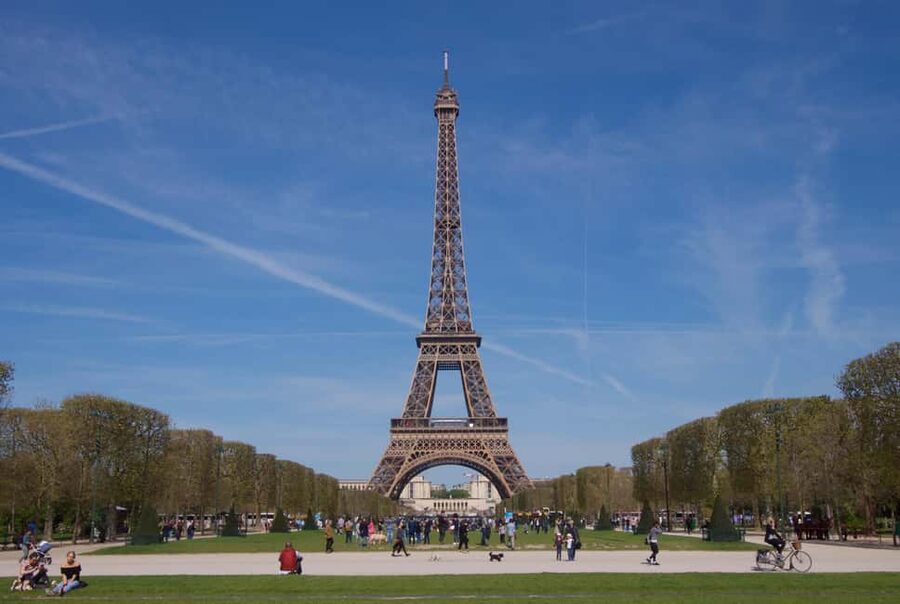 Paris: Eiffel Tower Guided Tour with Summit Access - Should You Book This Eiffel Tower Summit Tour?