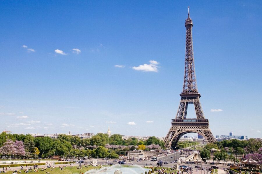Paris: Eiffel Tower Summit Floor Ticket & Seine River Cruise - Getting Up: What the Host Does (and What It Doesn’t)