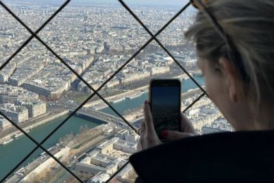 Paris: Eiffel Tower Summit Small-Group Guided Tour Max 6 People - The glass elevator ride and guided narration up to the summit