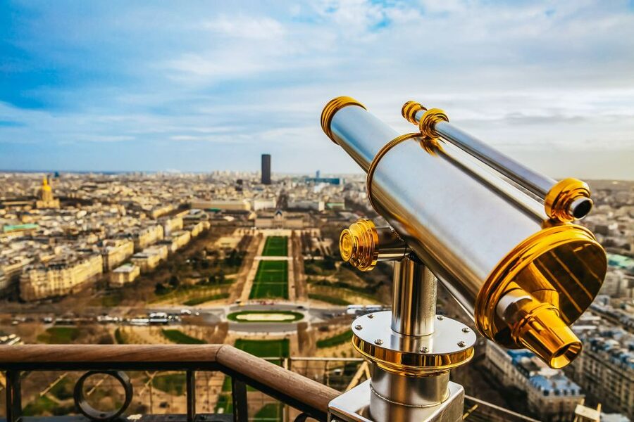 Paris: Eiffel Tower Tour with Summit or 2nd Floor Access - The short walk from Passerelle Debilly to the tower