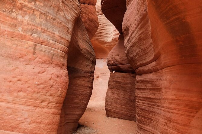 Peekaboo Slot Canyon UTV and Hiking Adventure - From Moqui Cave to the ATV Start Point